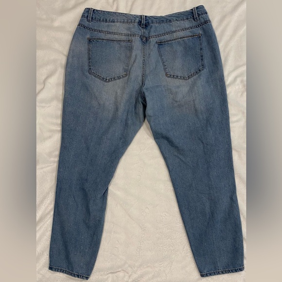 curvy high rise distressed jeans - Picture 2 of 2